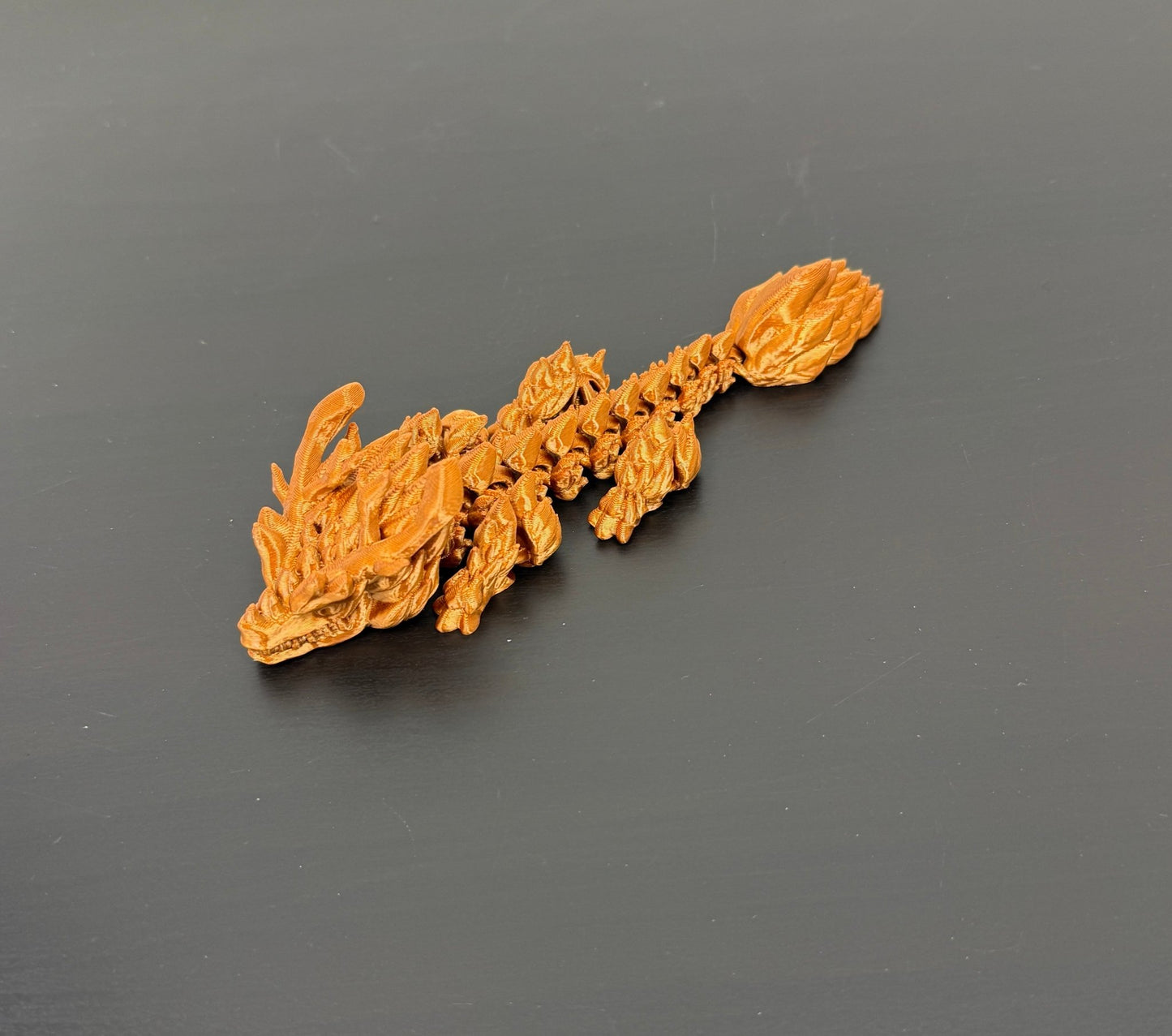 DRAGONIX - "Artsi" Fidget lohikäärme 15/19/25cm (metallihohto) - PRINT NORDICA