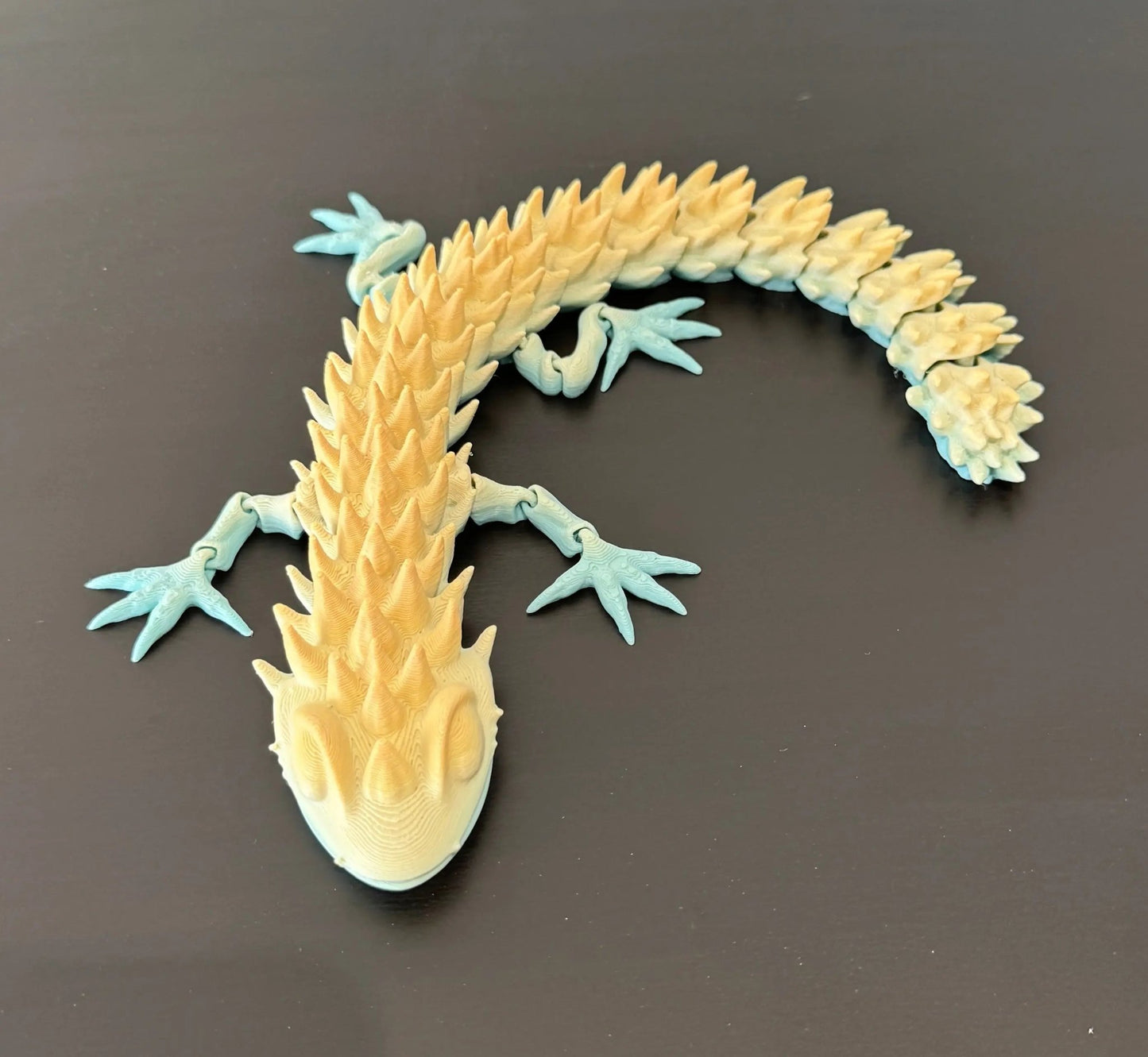 DRAGONIX - "Pasi" Fidget Gekko 26 cm - PRINT NORDICA