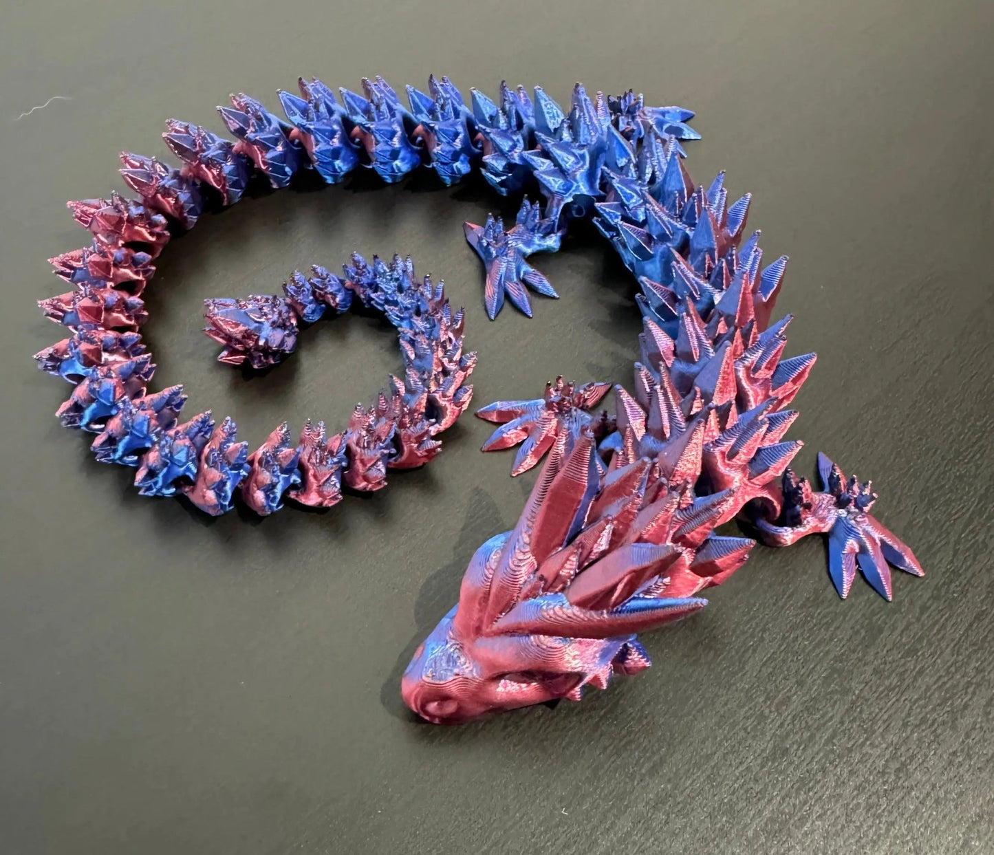 DRAGONIX - "Pentti" Fidget Lohikäärme 46 cm ja 75 cm (metallihohto) - PRINT NORDICA