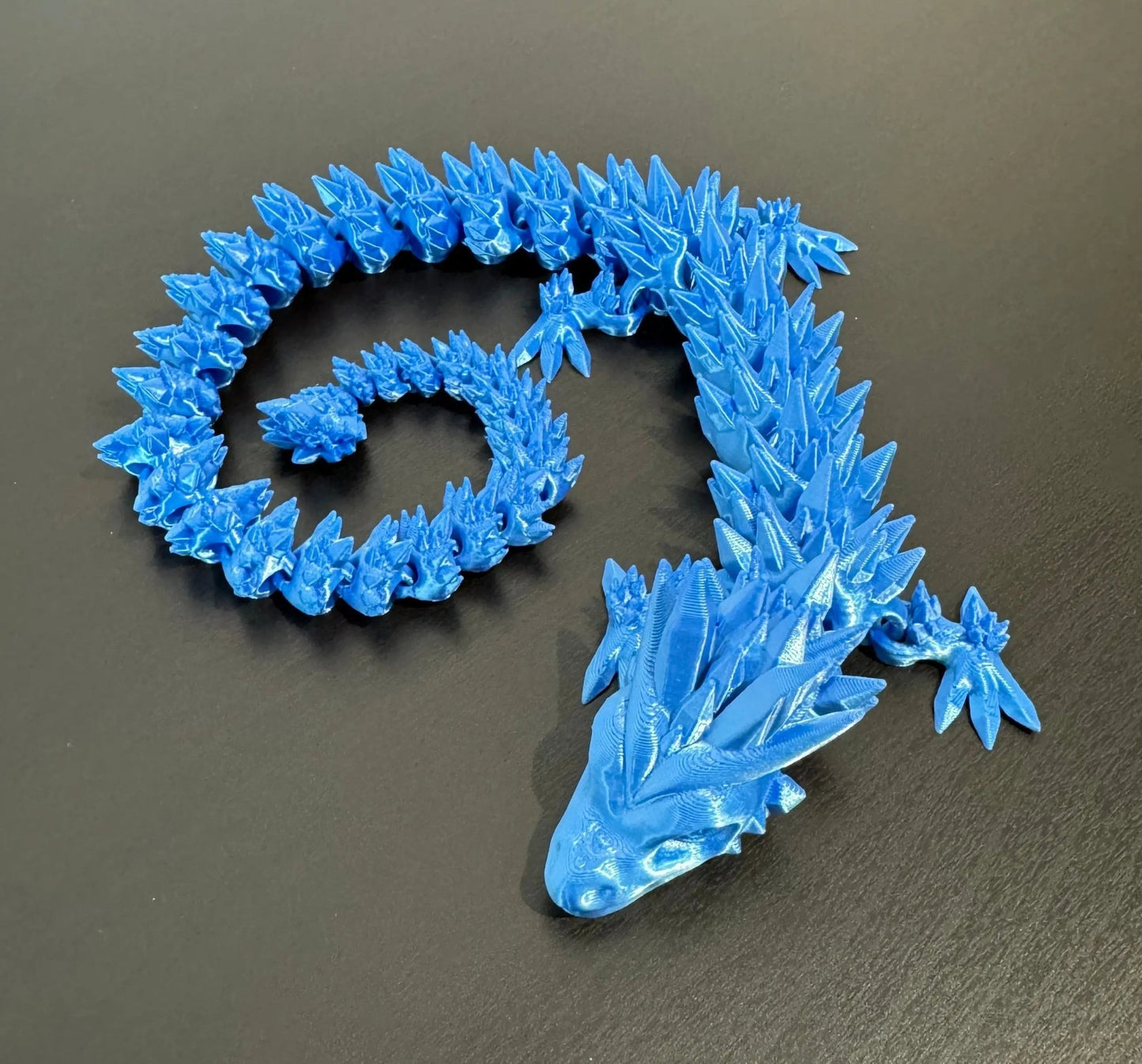 DRAGONIX - "Pentti" Fidget Lohikäärme 46 cm ja 75 cm (metallihohto) - PRINT NORDICA