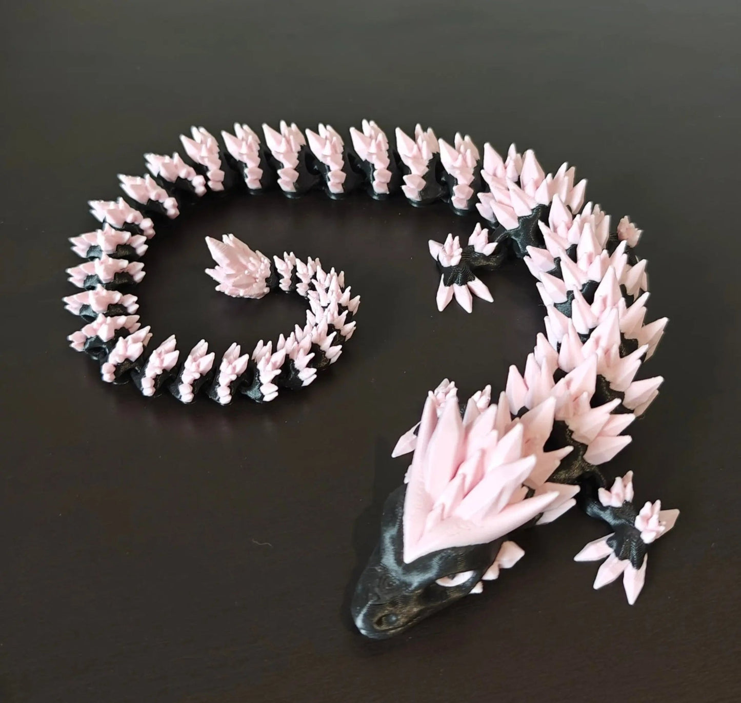 DRAGONIX - "Pentti" Fidget Lohikäärme 46/75cm (kaksivärinen) - PRINT NORDICA