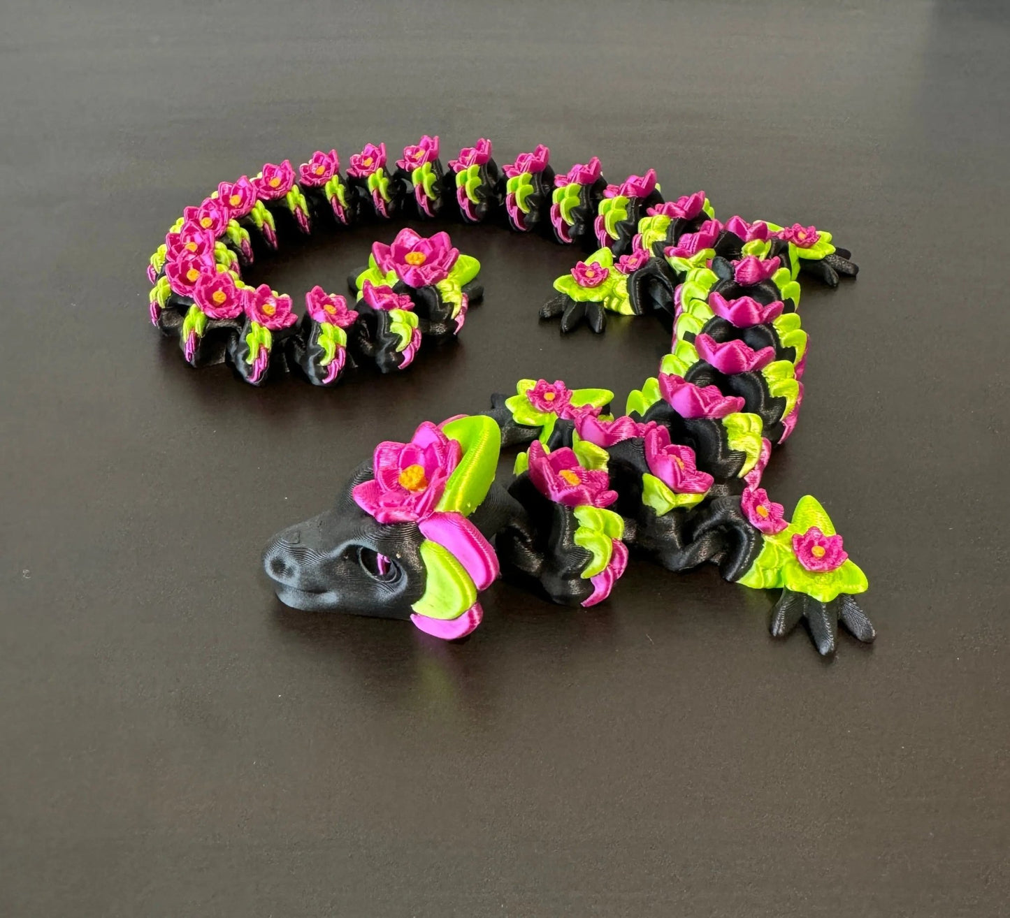DRAGONIX - "Pentti" Fidget Lohikäärme 46cm/75cm Mn - PRINT NORDICA