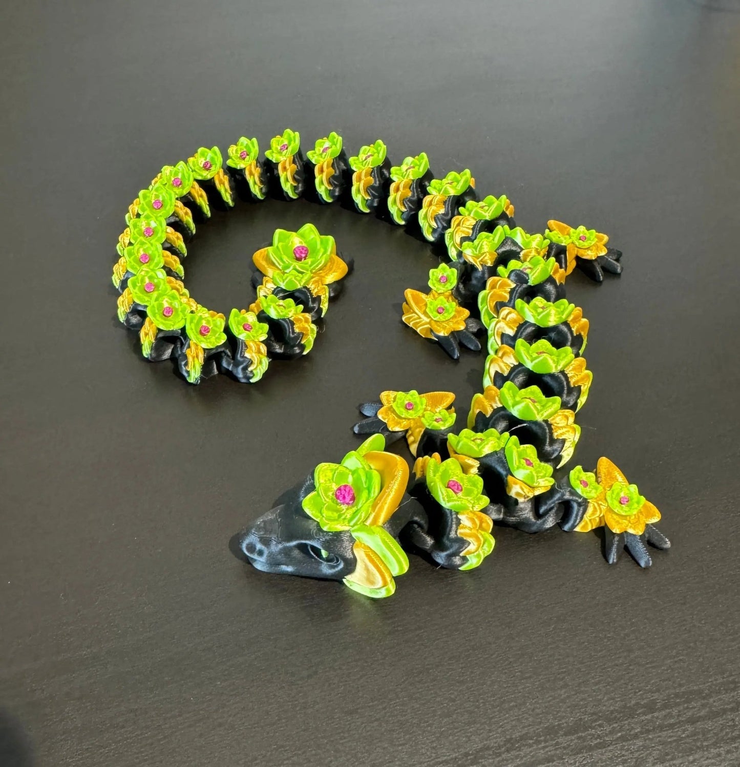 DRAGONIX - "Pentti" Fidget Lohikäärme 46cm/75cm Mn - PRINT NORDICA