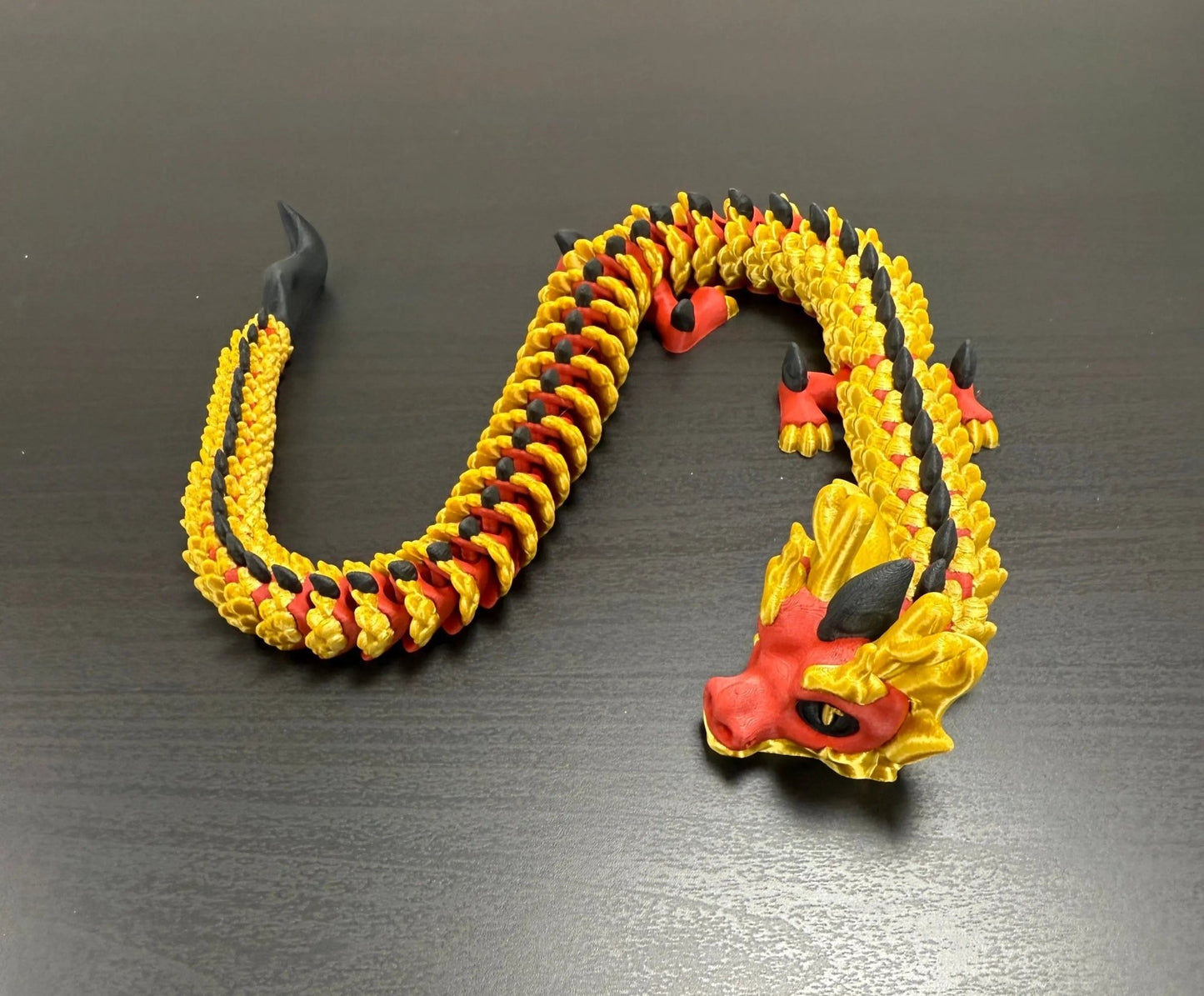 DRAGONIX - Uuden Vuoden Lohikäärme (musta) - PRINT NORDICA