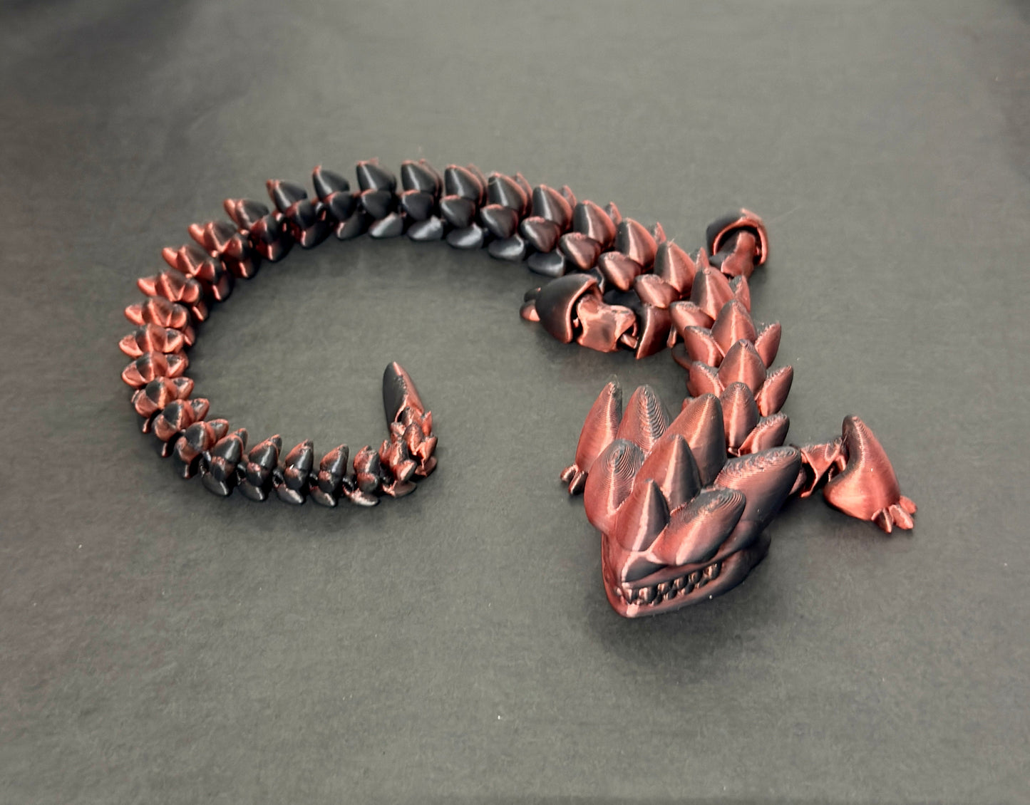 3D-Tulostettu DRAGONIX - Pitkä "Kalevi" Fidget Lohikäärme PRINT NORDICA OY
