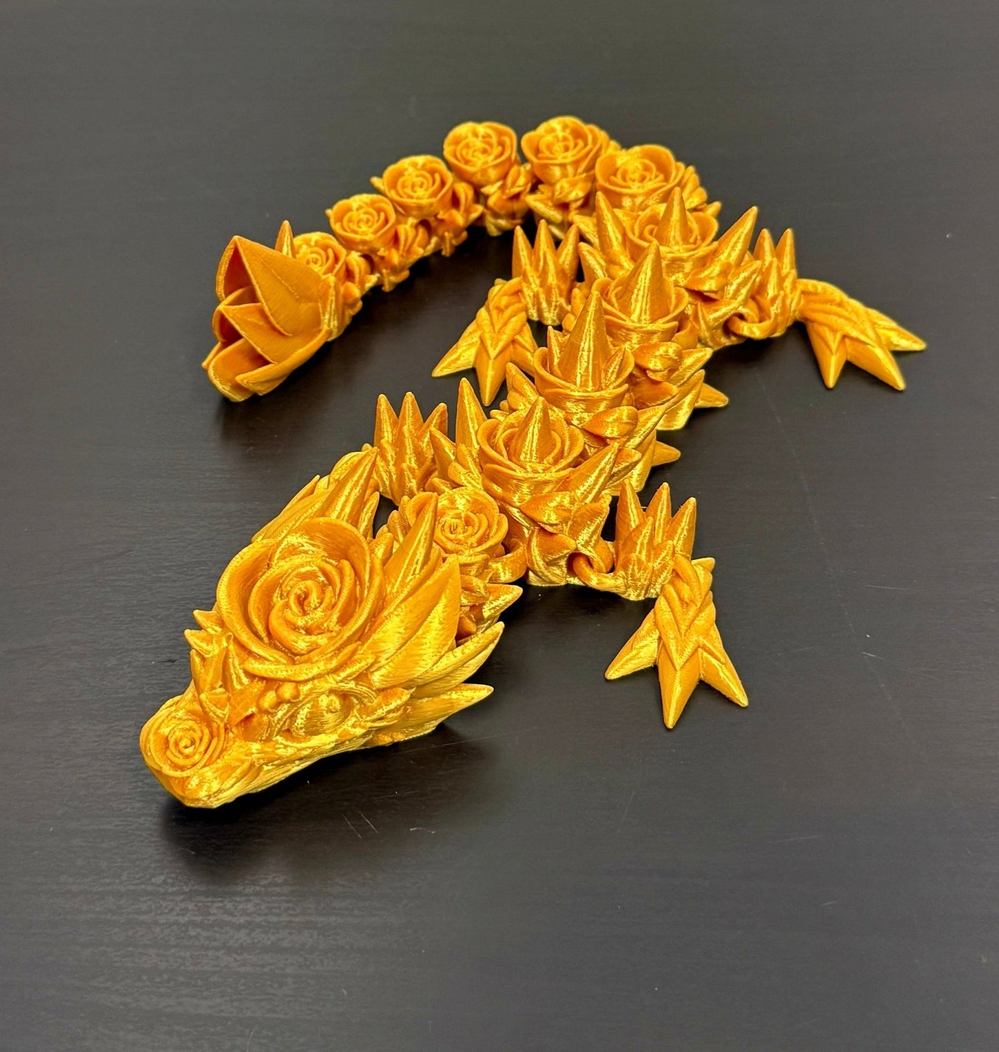 3D - Tulostettu DRAGONIX - Fidget Ruusulohikäärme 35 cm - PRINT NORDICA