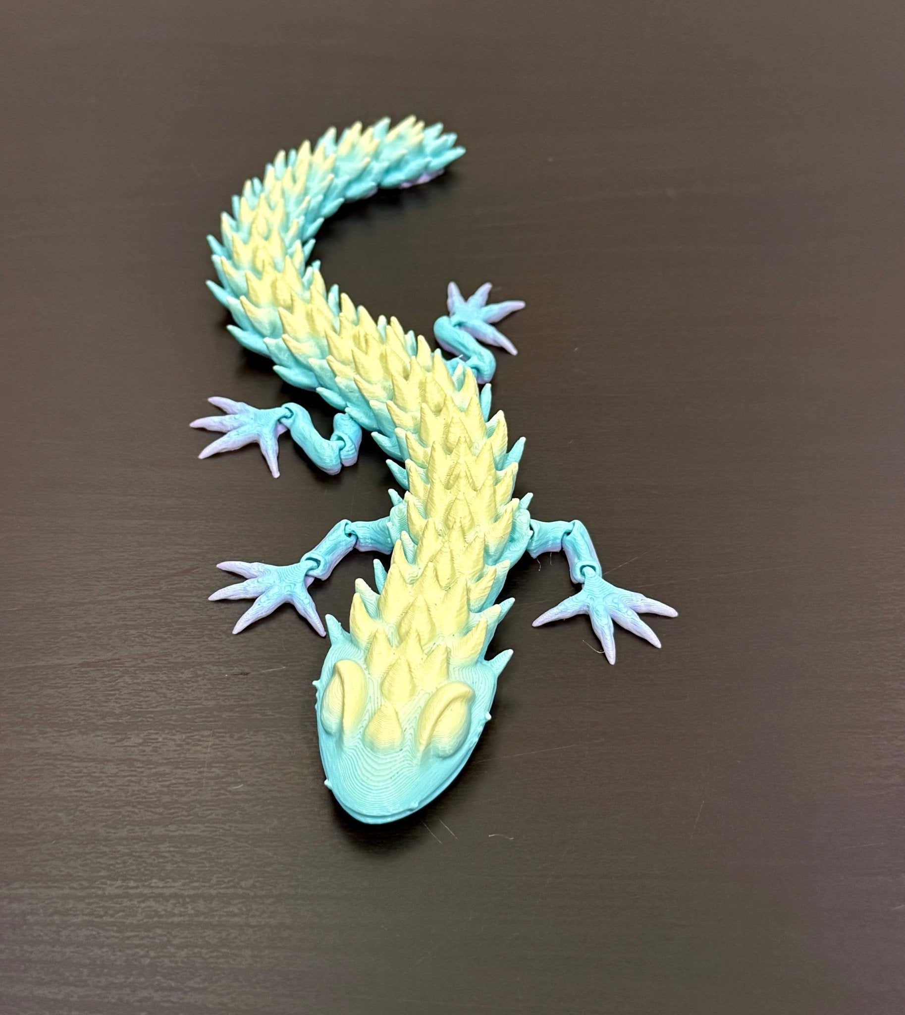 3D - Tulostettu DRAGONIX - "Pasi" Fidget Gekko 26 cm (metallihohto) - PRINT NORDICA