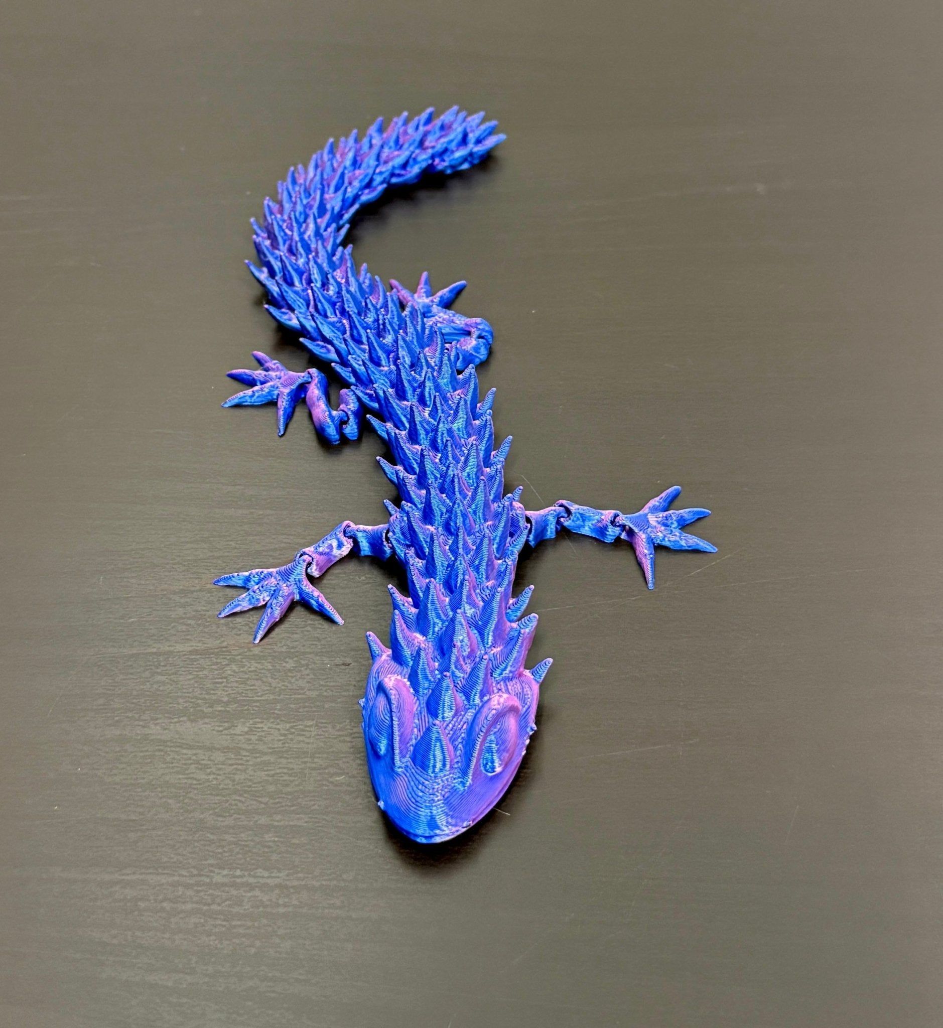 3D - Tulostettu DRAGONIX - "Pasi" Fidget Gekko 26 cm (metallihohto) - PRINT NORDICA