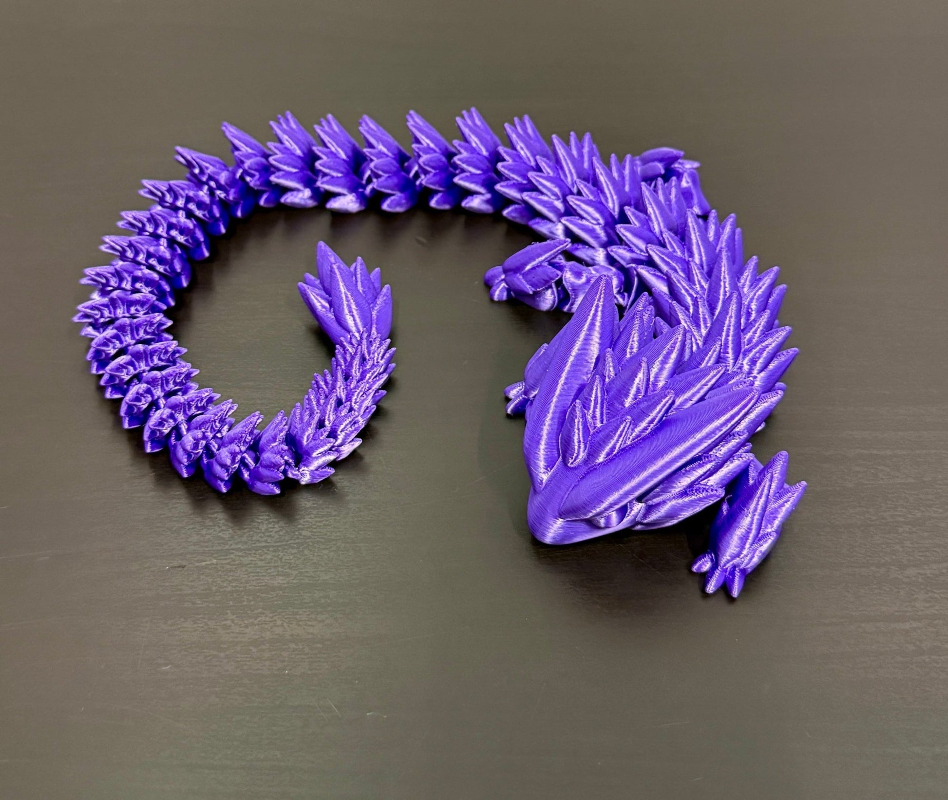 3D - Tulostettu DRAGONIX - "Pena" Fidget Lohikäärme 50 cm (Paljon eri värejä) - PRINT NORDICA