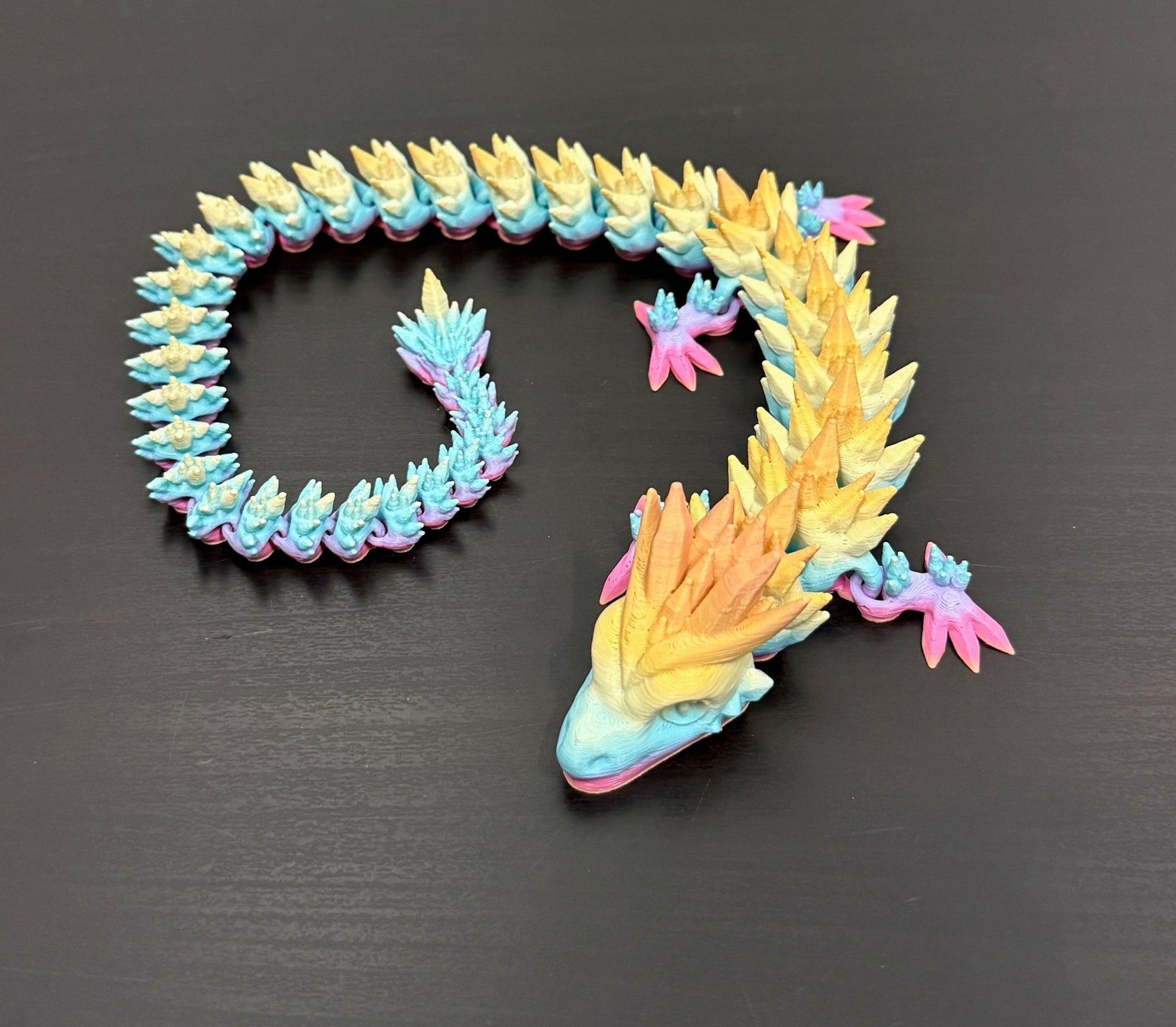 3D - Tulostettu DRAGONIX - "Pentti" Fidget Lohikäärme 46 cm ja 75 cm (metallihohto) - PRINT NORDICA