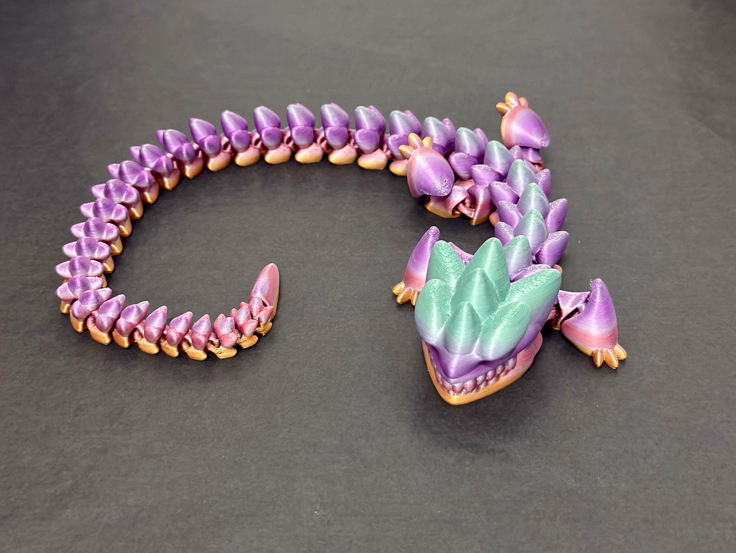 3D-Tulostettu DRAGONIX - Pitkä "Kalevi" Fidget Lohikäärme PRINT NORDICA OY