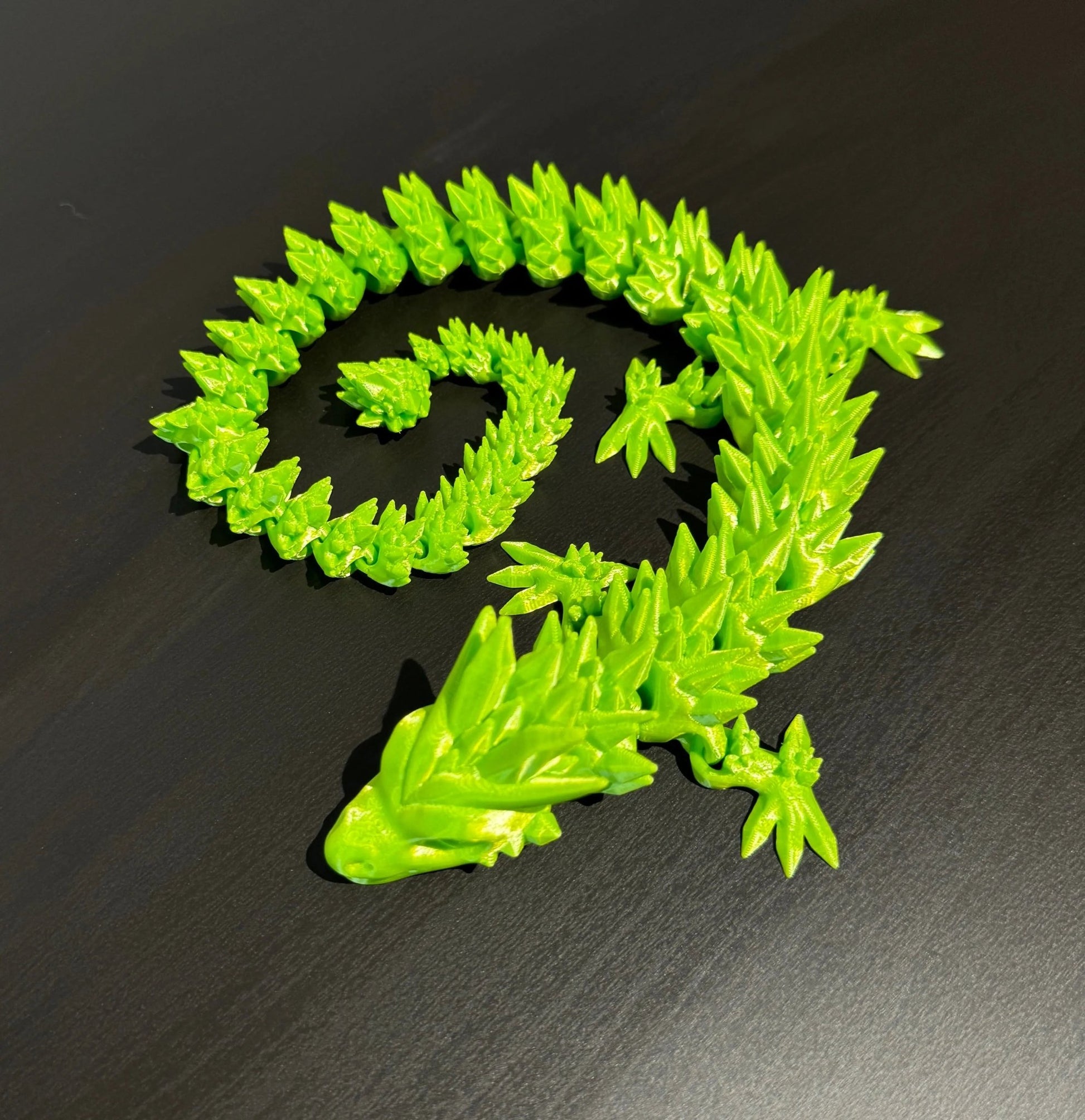 DRAGONIX - "Pentti" Fidget Lohikäärme 46 cm ja 75 cm (metallihohto) - PRINT NORDICA