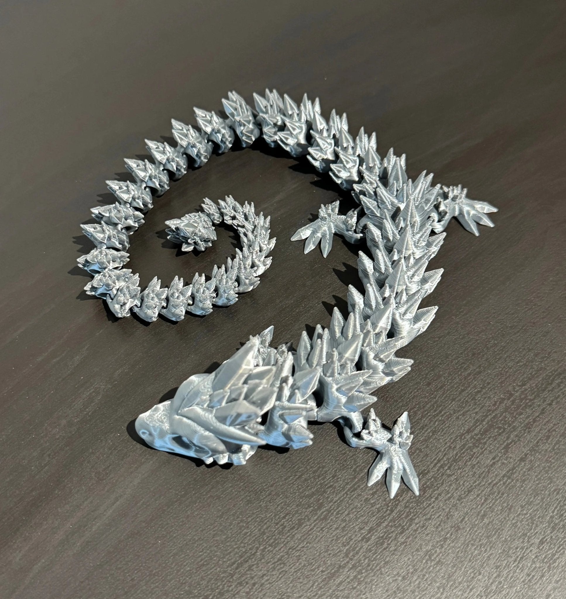 DRAGONIX - "Pentti" Fidget Lohikäärme 46 cm ja 75 cm (metallihohto) - PRINT NORDICA