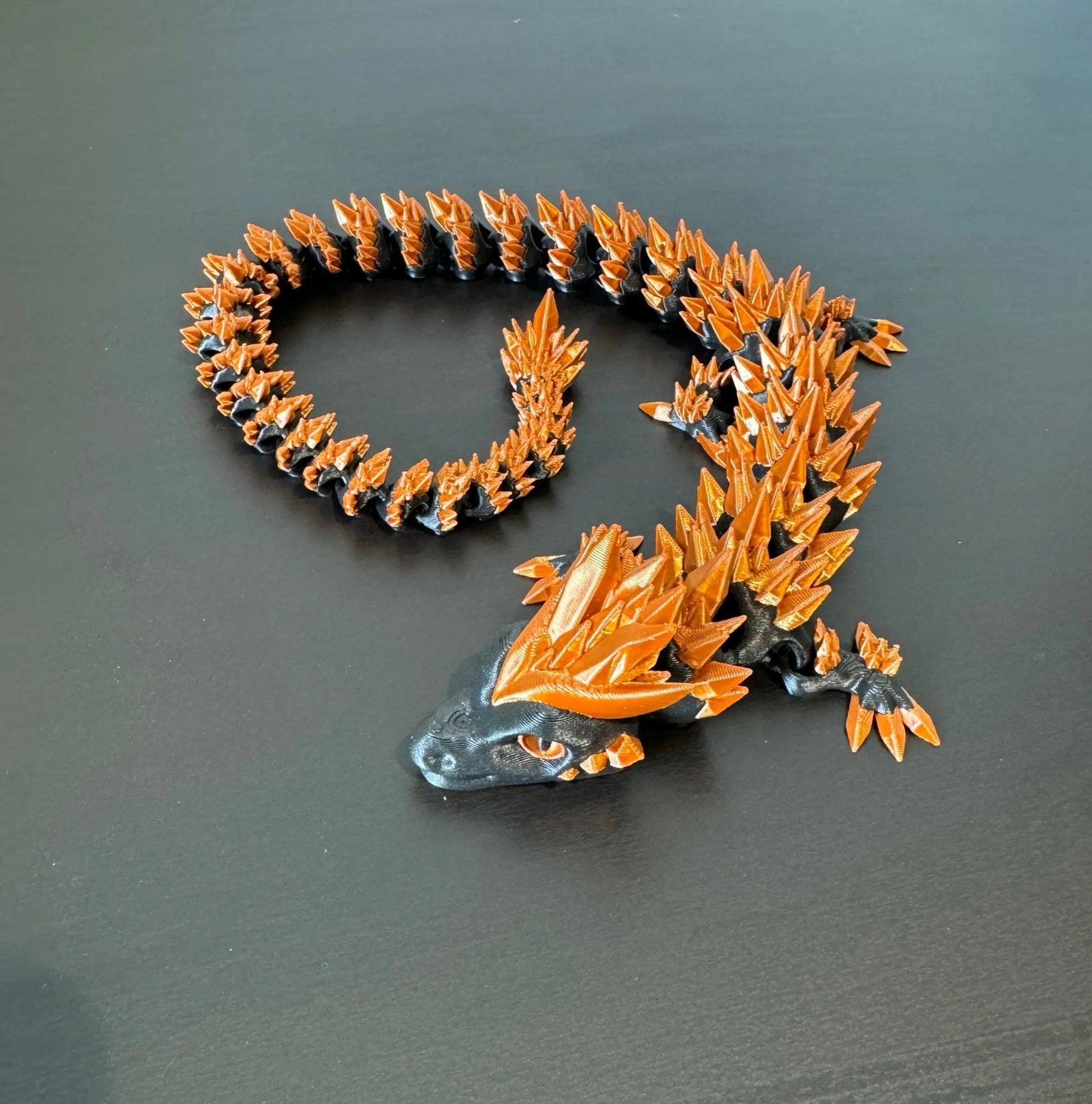 DRAGONIX - "Pentti" Fidget Lohikäärme 46/75cm (kaksivärinen) - PRINT NORDICA